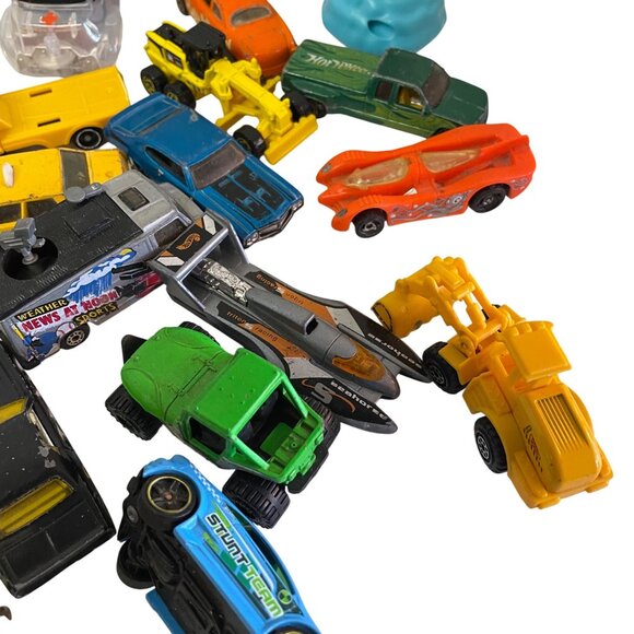 Vintage Hot Wheels Matchbox Die Cast Toy Car 38 Collection Snoopy Figure - Picture 6 of 10